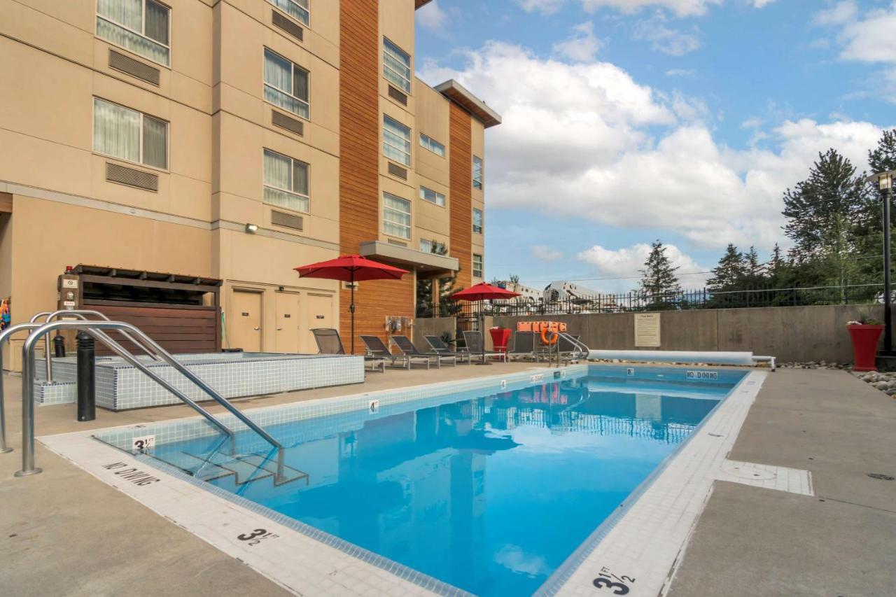 Best Western Plus Revelstoke Bagian luar foto