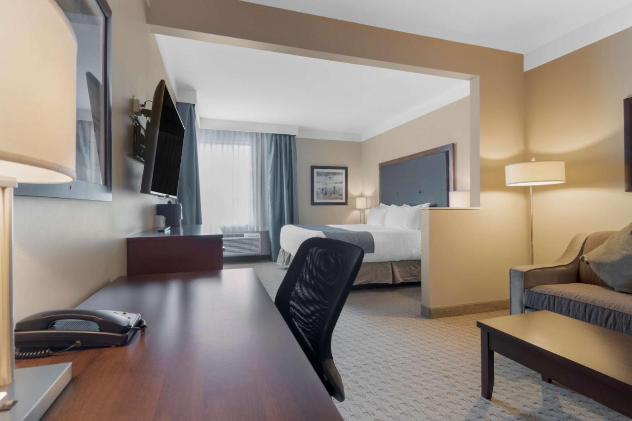 Best Western Plus Revelstoke Bagian luar foto