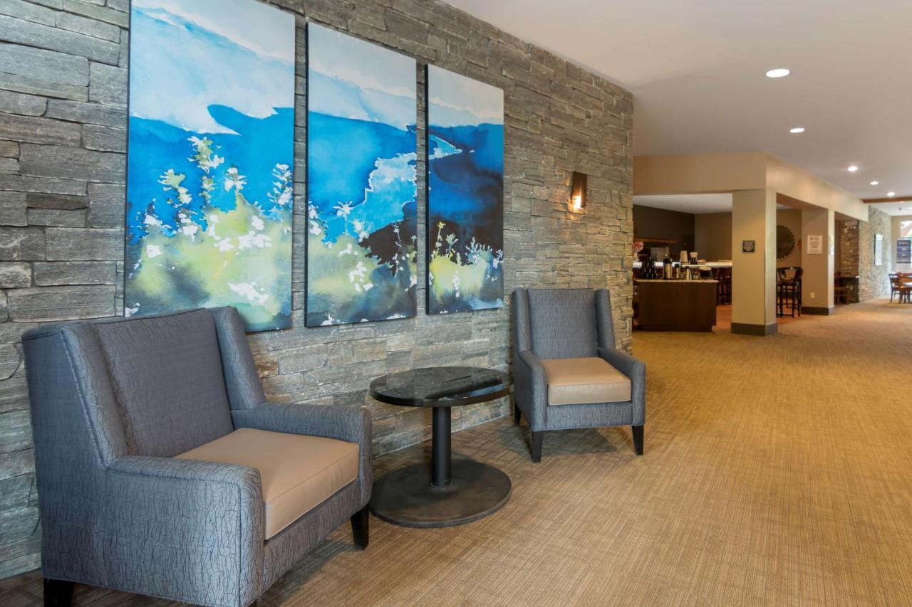 Best Western Plus Revelstoke Bagian luar foto