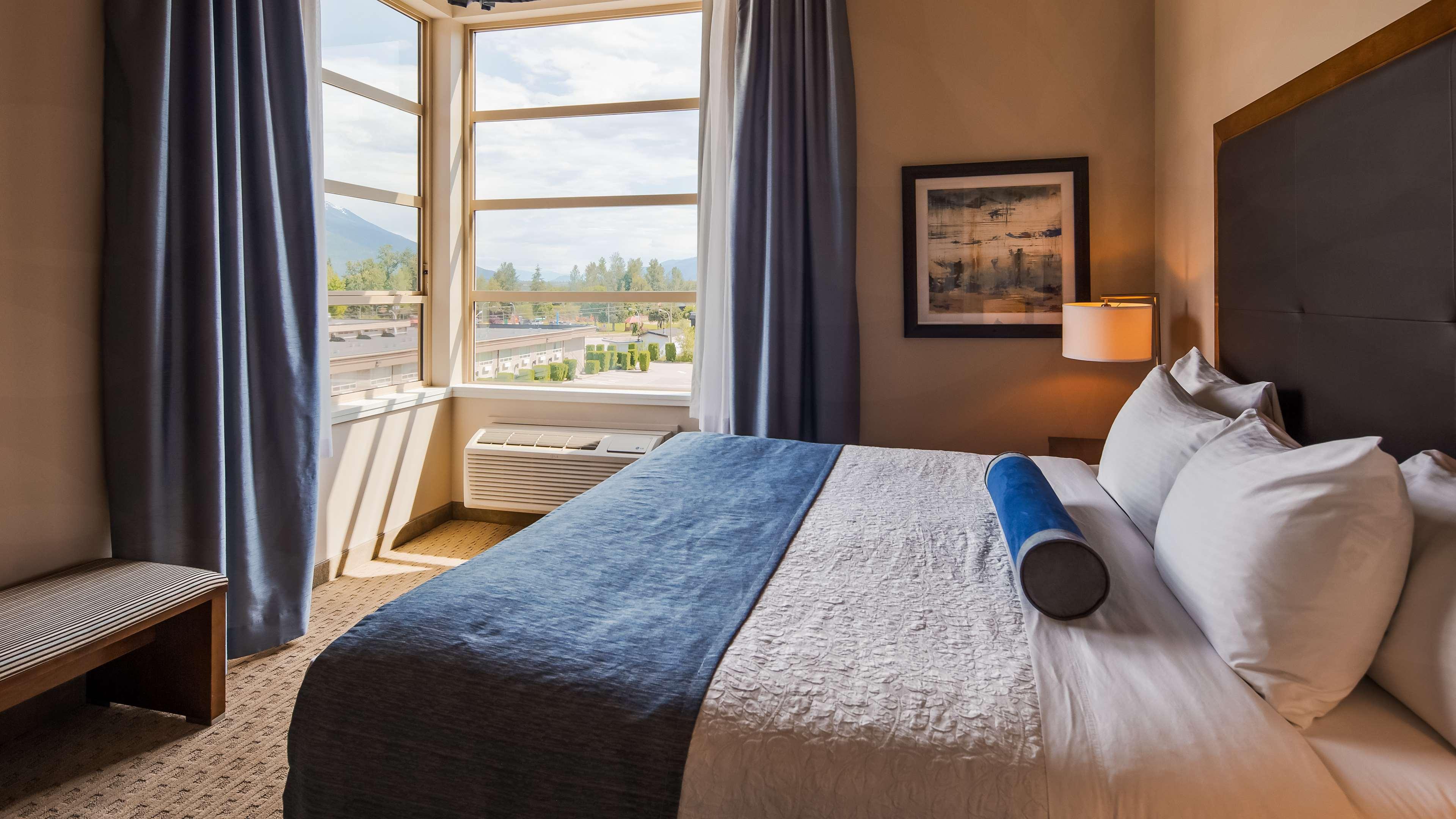 Best Western Plus Revelstoke Bagian luar foto