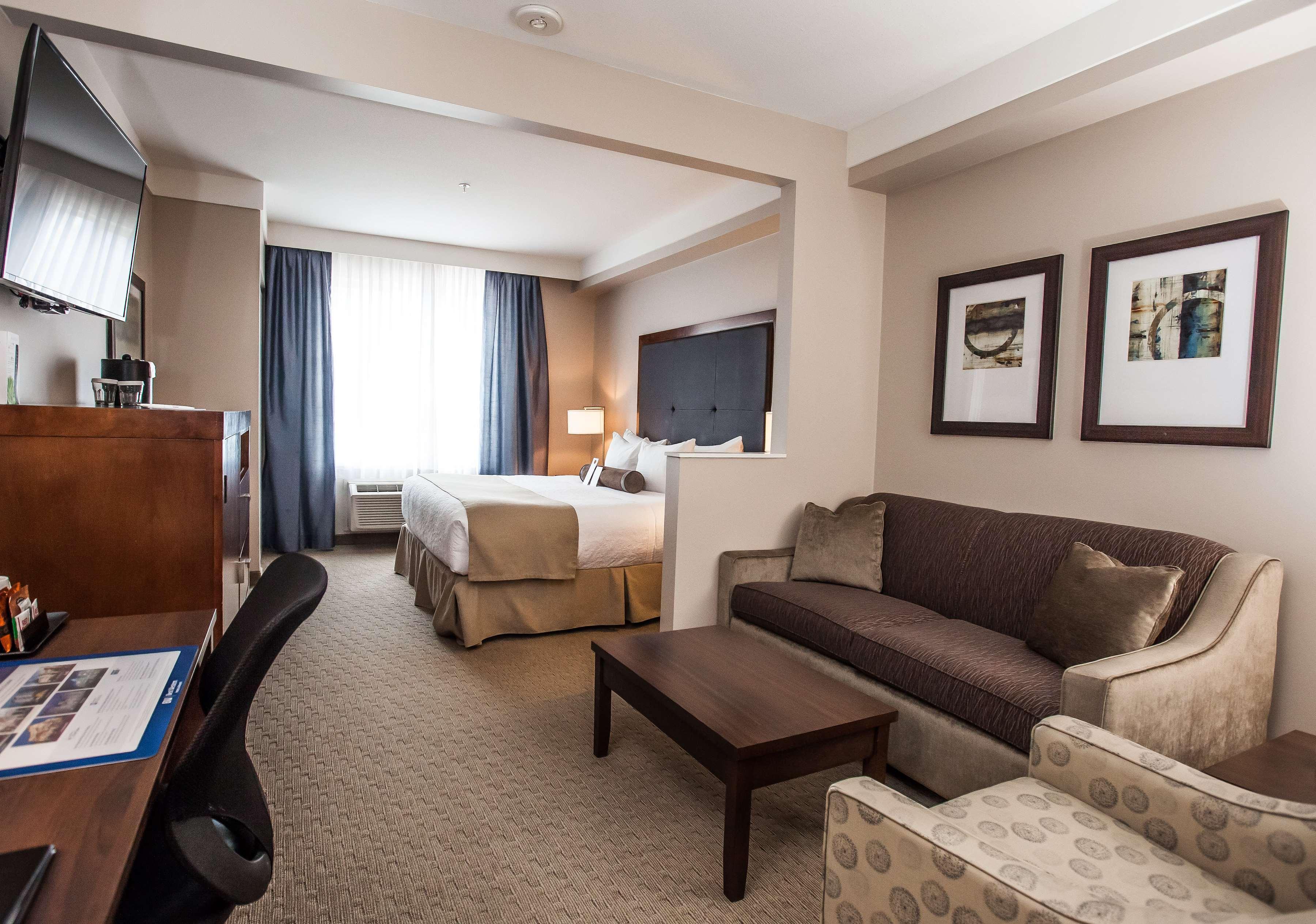 Best Western Plus Revelstoke Bagian luar foto