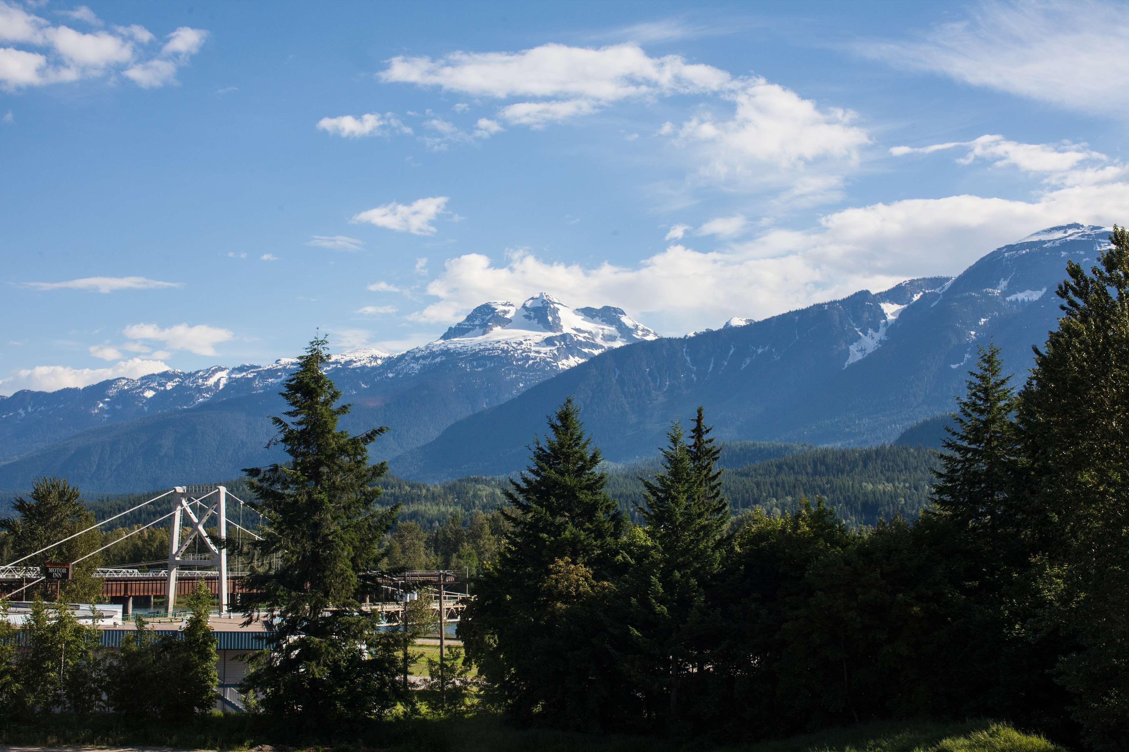 Best Western Plus Revelstoke Bagian luar foto