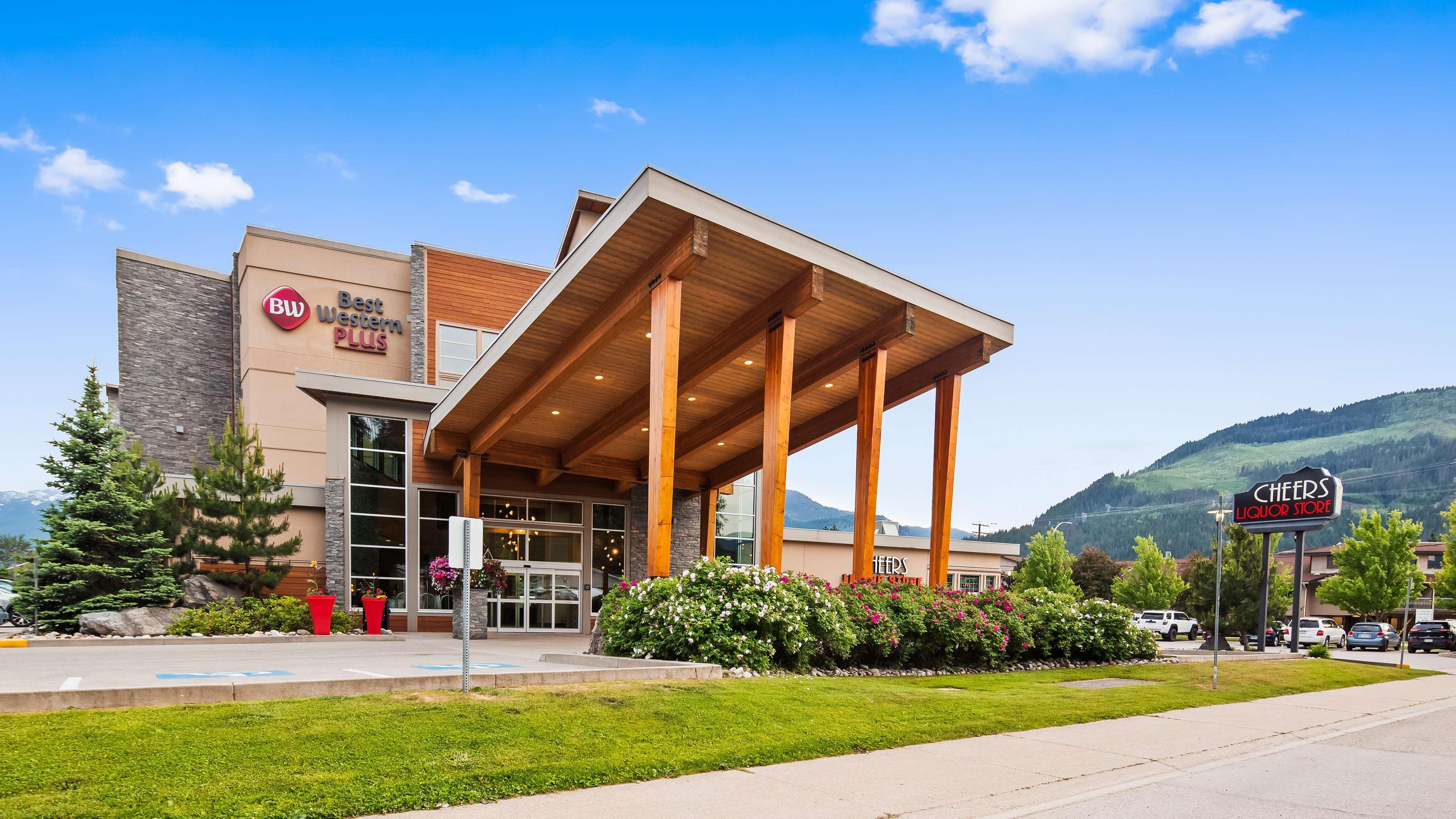 Best Western Plus Revelstoke Bagian luar foto