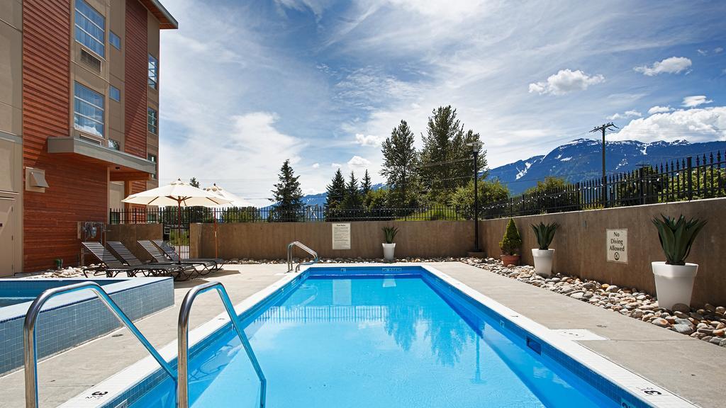Best Western Plus Revelstoke Bagian luar foto