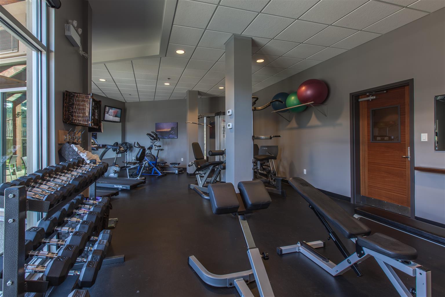 Best Western Plus Revelstoke Bagian luar foto